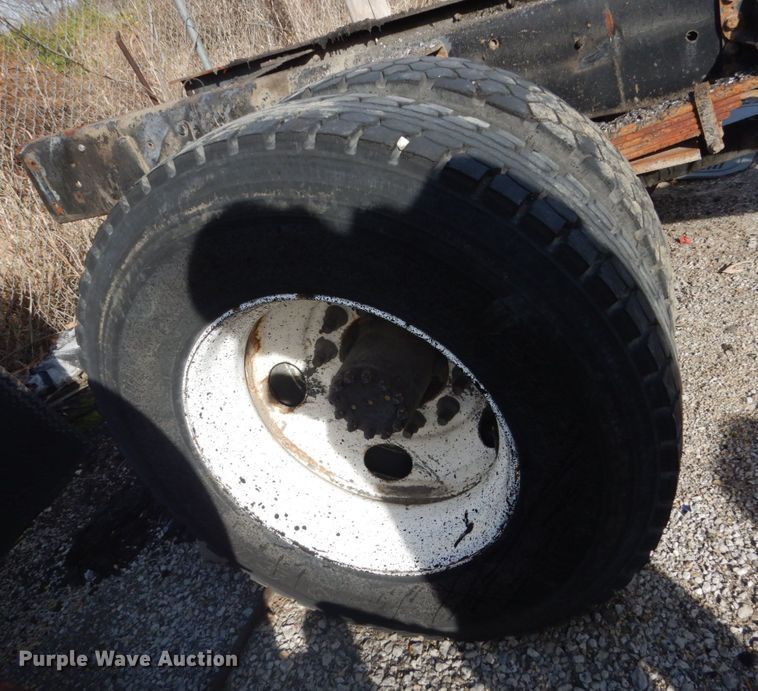 image for item KO9784 2001 GMC C6500  truck cab and chassis