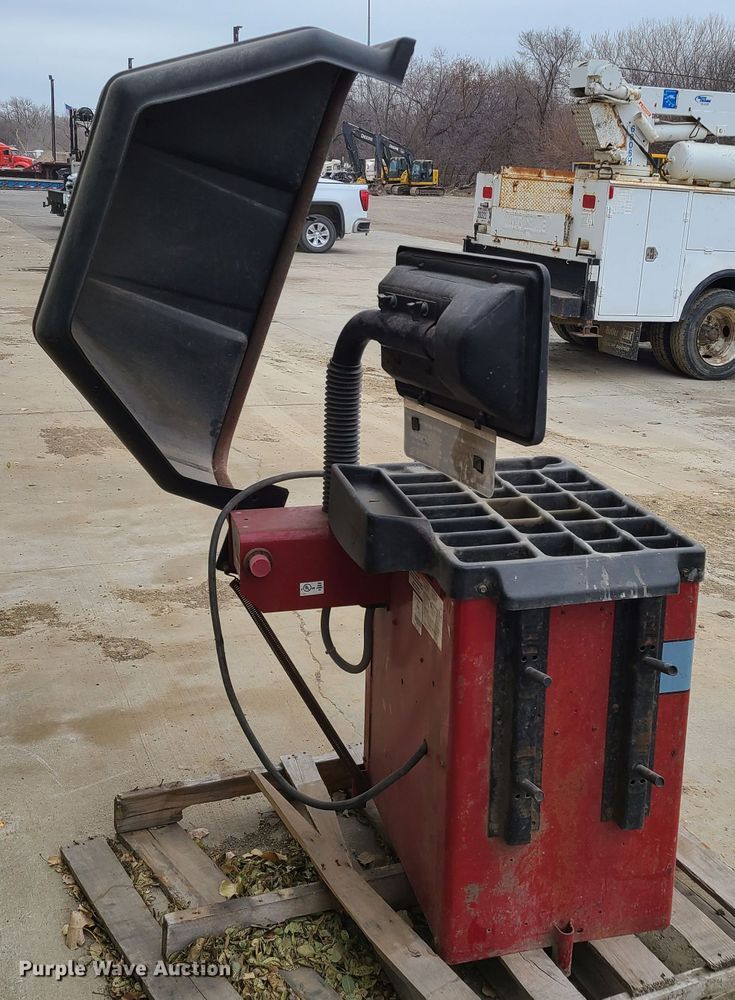 image for item KO9794 Coats 1025  wheel balancer