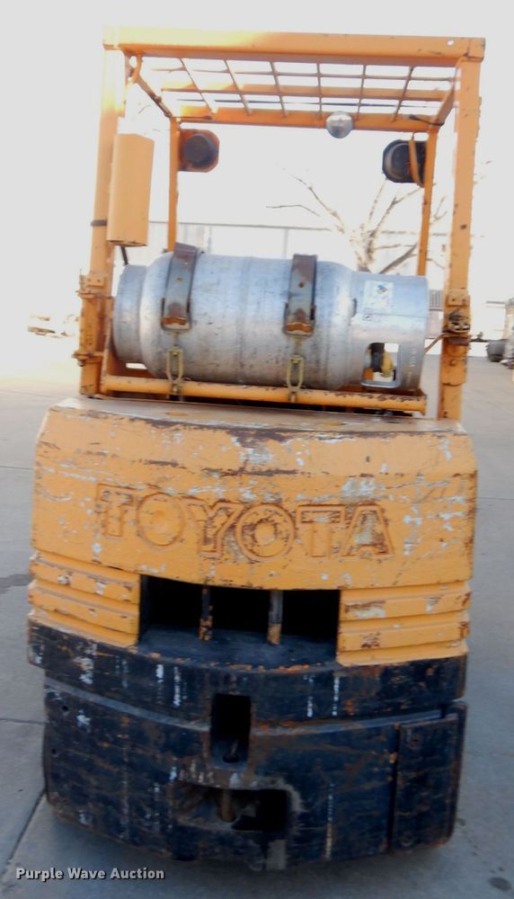 image for item KS9055 Toyota 5FGC25  forklift