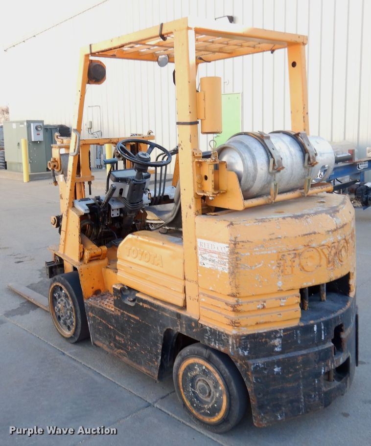 image for item KS9055 Toyota 5FGC25  forklift