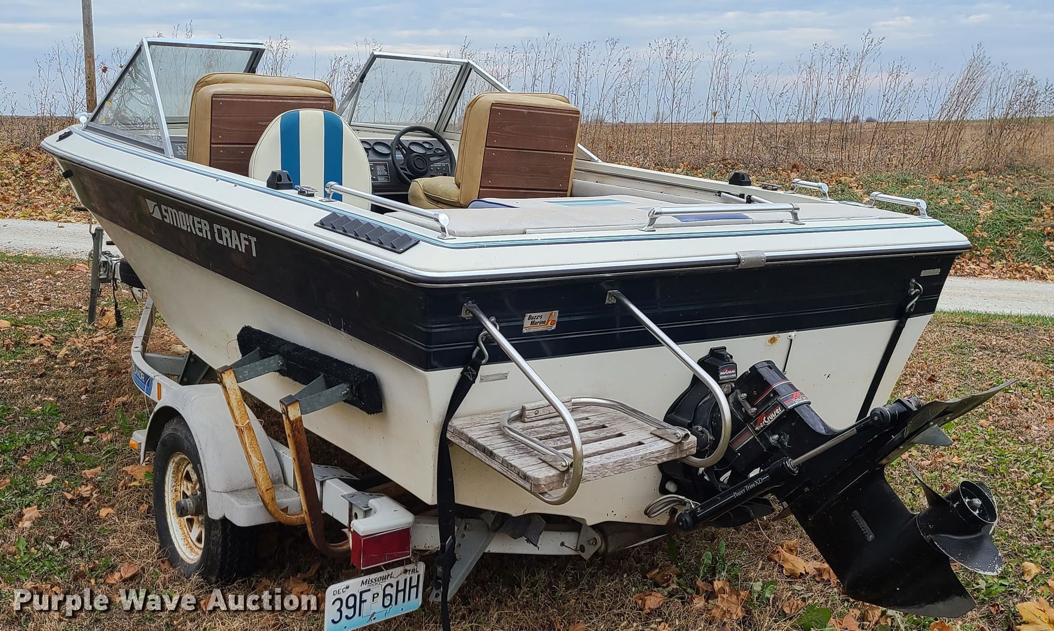 1989 Smoker Craft boat in Napoleon, MO Item DJ1554 sold Purple Wave