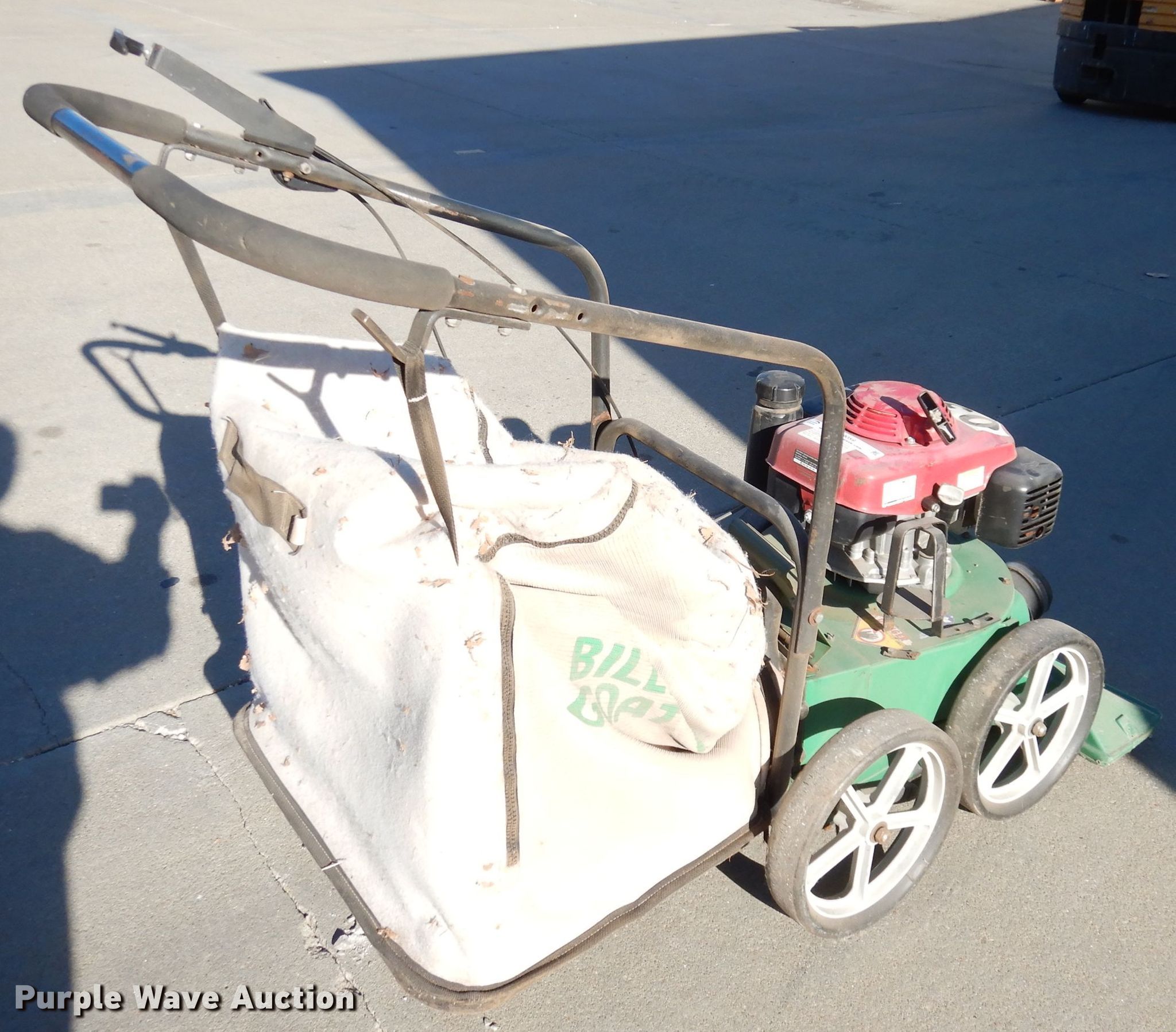 Billy Goat leaf vacuum in Manhattan, KS Item KS9059 sold Purple Wave