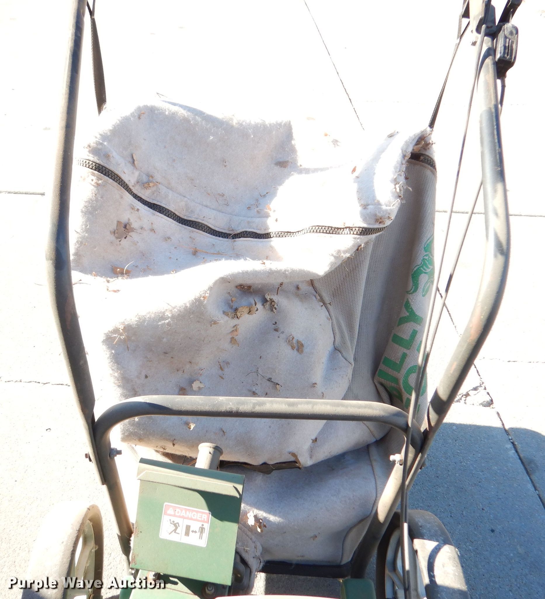 Billy Goat leaf vacuum in Manhattan, KS Item KS9059 sold Purple Wave