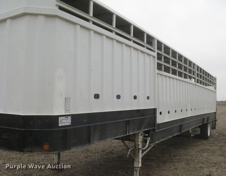 image for item DG5325 2001 Neville  livestock trailer