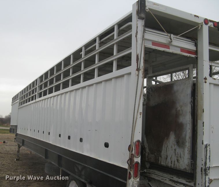 image for item DG5325 2001 Neville  livestock trailer