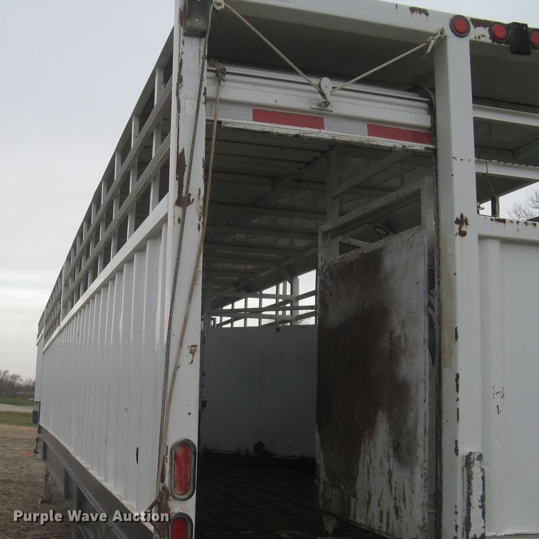 image for item DG5325 2001 Neville  livestock trailer