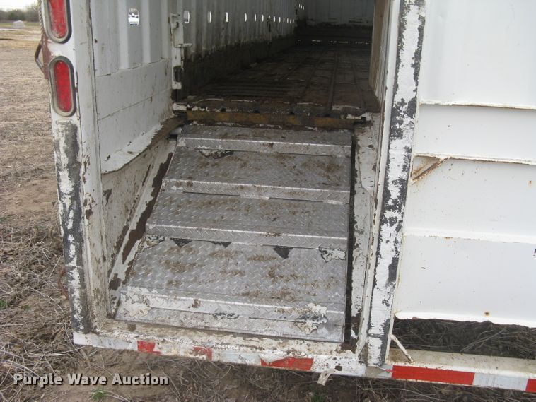 image for item DG5325 2001 Neville  livestock trailer