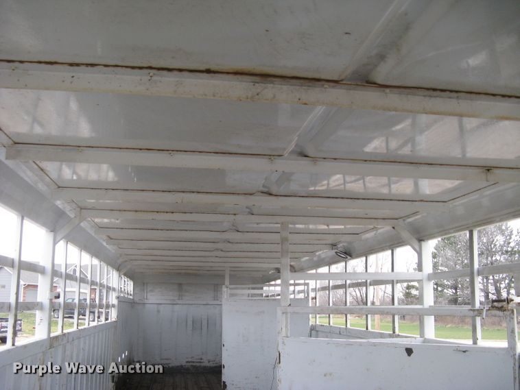 image for item DG5325 2001 Neville  livestock trailer