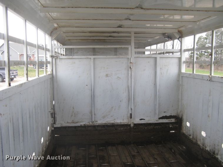 image for item DG5325 2001 Neville  livestock trailer