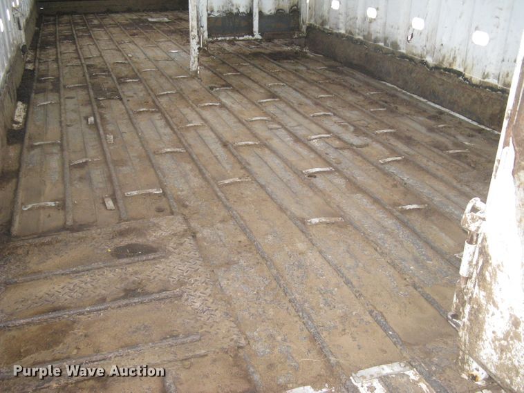 image for item DG5325 2001 Neville  livestock trailer