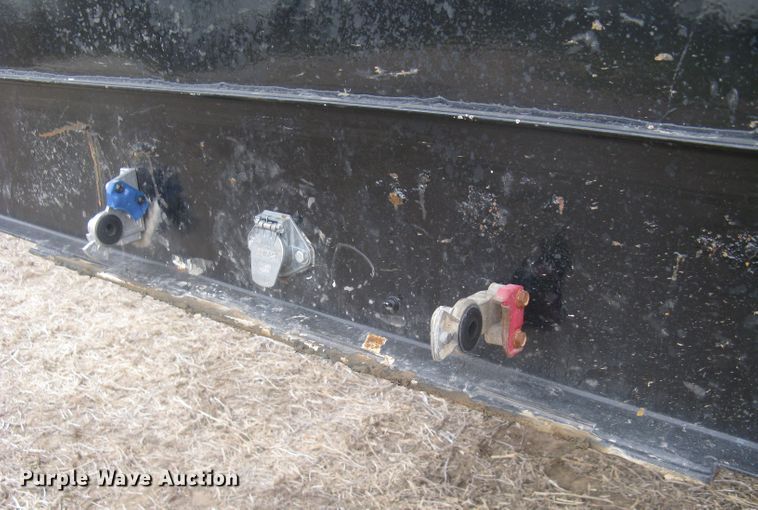 image for item DG5325 2001 Neville  livestock trailer