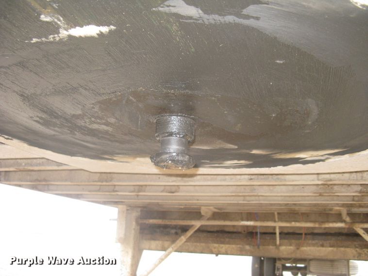 image for item DG5325 2001 Neville  livestock trailer