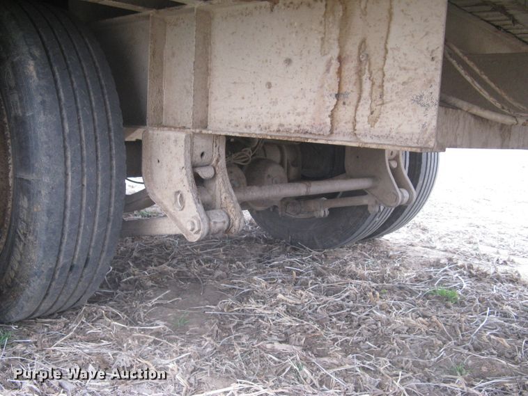 image for item DG5325 2001 Neville  livestock trailer