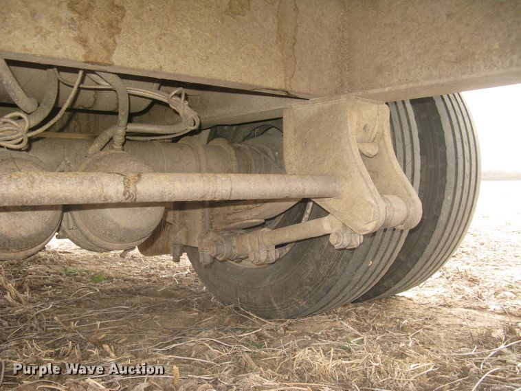 image for item DG5325 2001 Neville  livestock trailer