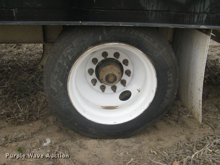 image for item DG5325 2001 Neville  livestock trailer