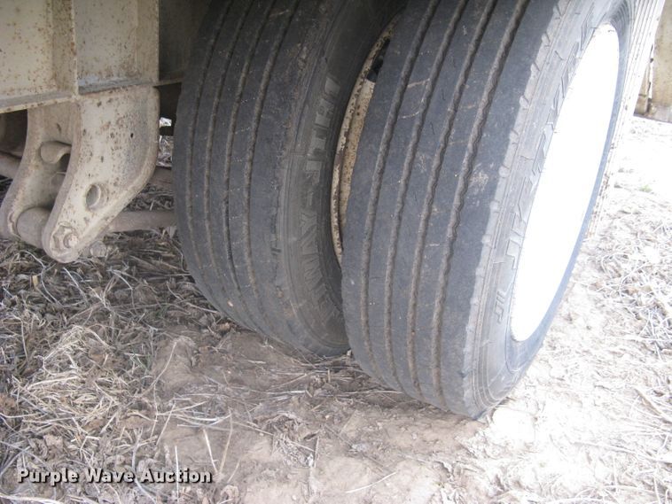 image for item DG5325 2001 Neville  livestock trailer