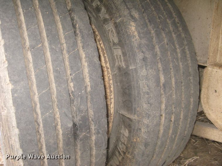 image for item DG5325 2001 Neville  livestock trailer