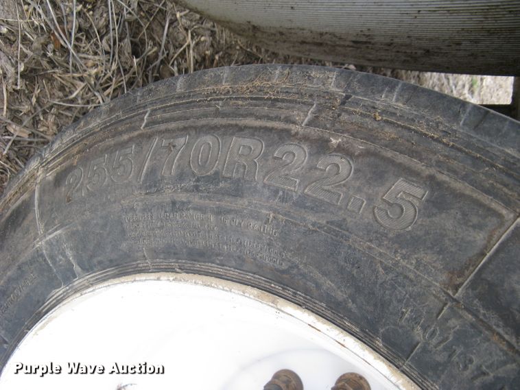 image for item DG5325 2001 Neville  livestock trailer