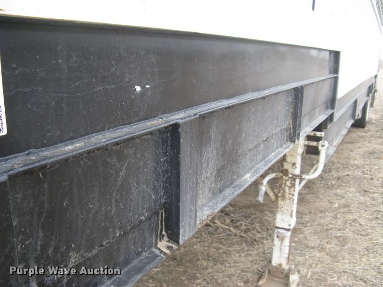 image for item DG5325 2001 Neville  livestock trailer