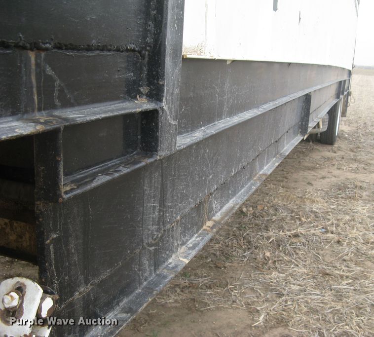 image for item DG5325 2001 Neville  livestock trailer