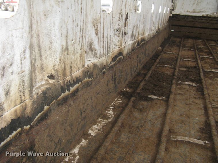 image for item DG5325 2001 Neville  livestock trailer