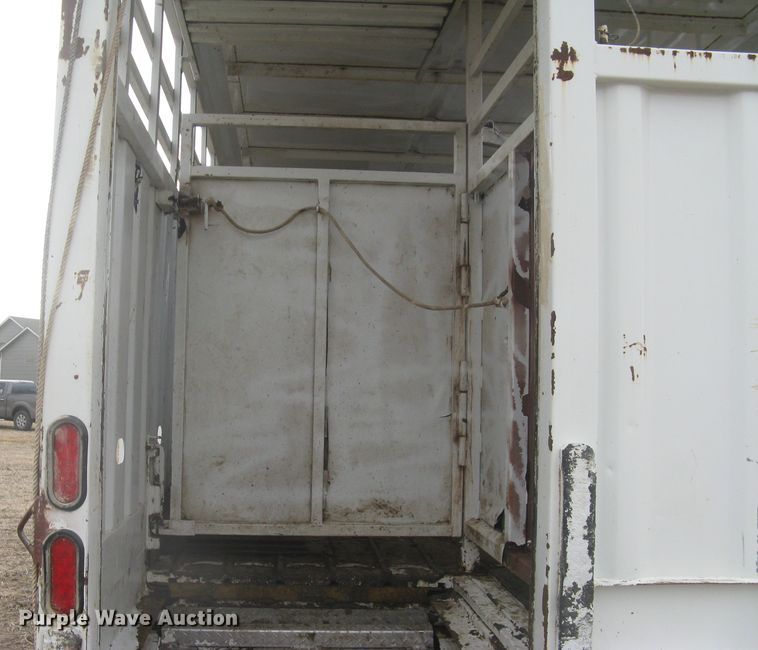 image for item DG5325 2001 Neville  livestock trailer