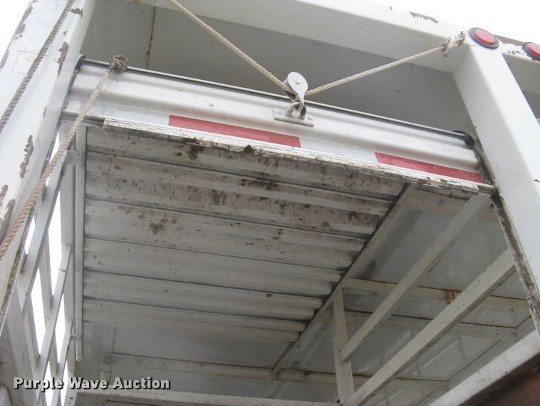 image for item DG5325 2001 Neville  livestock trailer