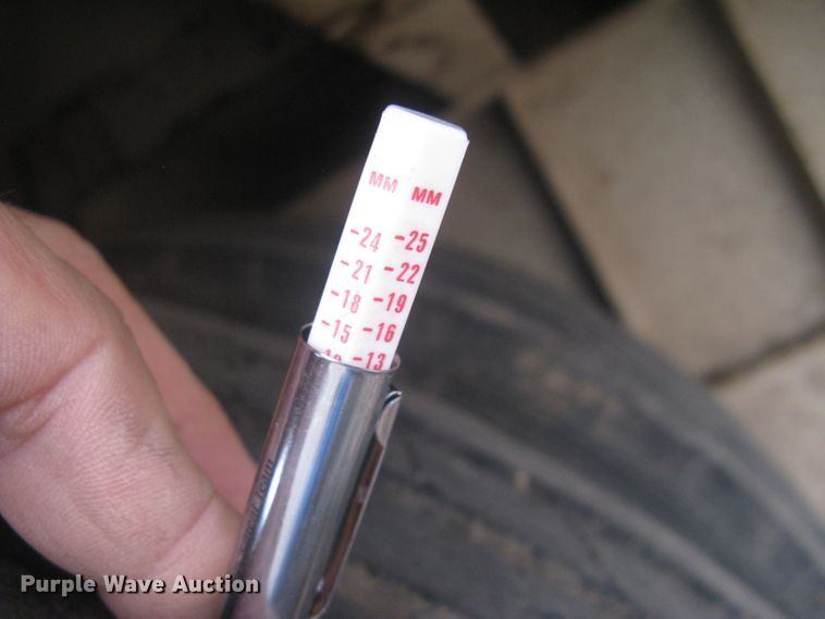 image for item DG5325 2001 Neville  livestock trailer