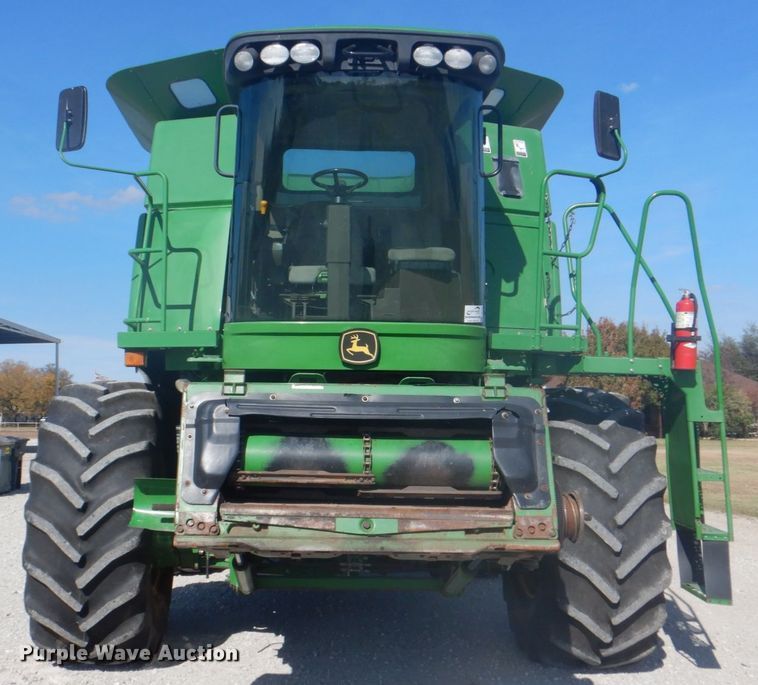 image for item DH7315 2005 John Deere 9770 STS  combine
