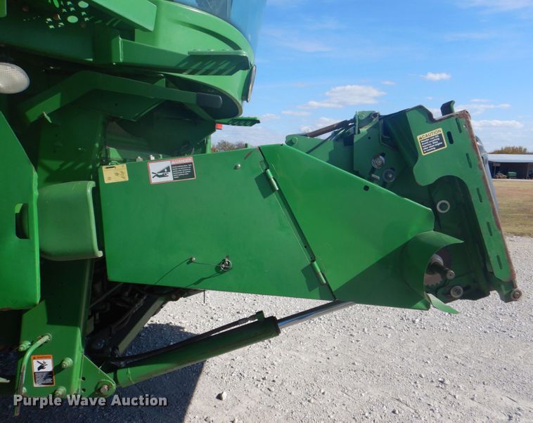 image for item DH7315 2005 John Deere 9770 STS  combine