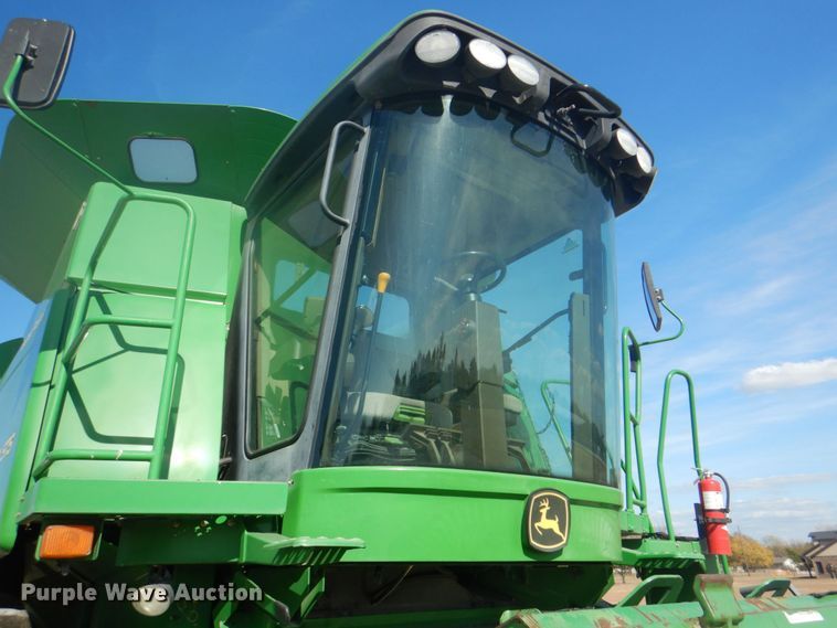 image for item DH7315 2005 John Deere 9770 STS  combine
