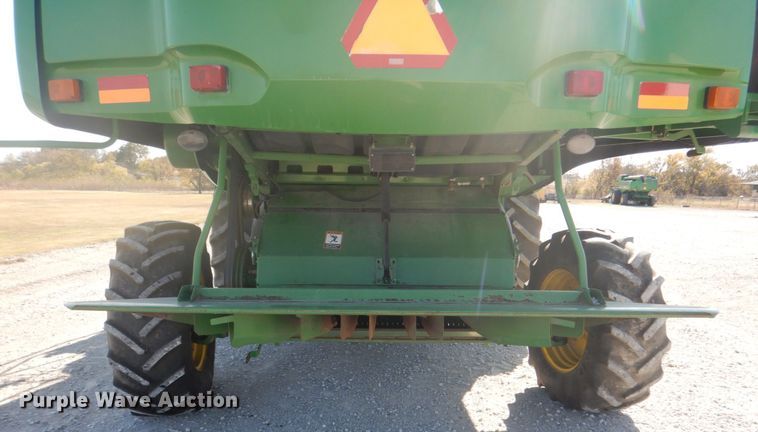 image for item DH7315 2005 John Deere 9770 STS  combine