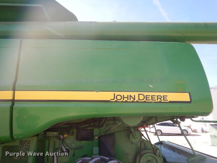 image for item DH7315 2005 John Deere 9770 STS  combine