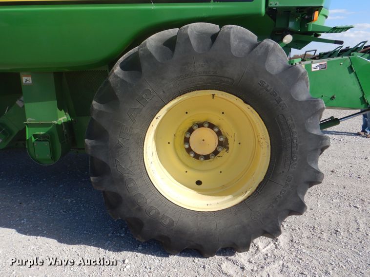 image for item DH7315 2005 John Deere 9770 STS  combine