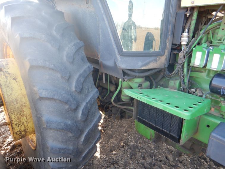 image for item DH7316 1984 John Deere 4850  MFWD tractor