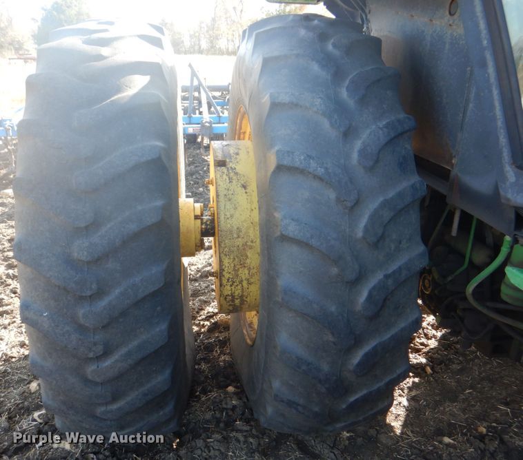 image for item DH7316 1984 John Deere 4850  MFWD tractor