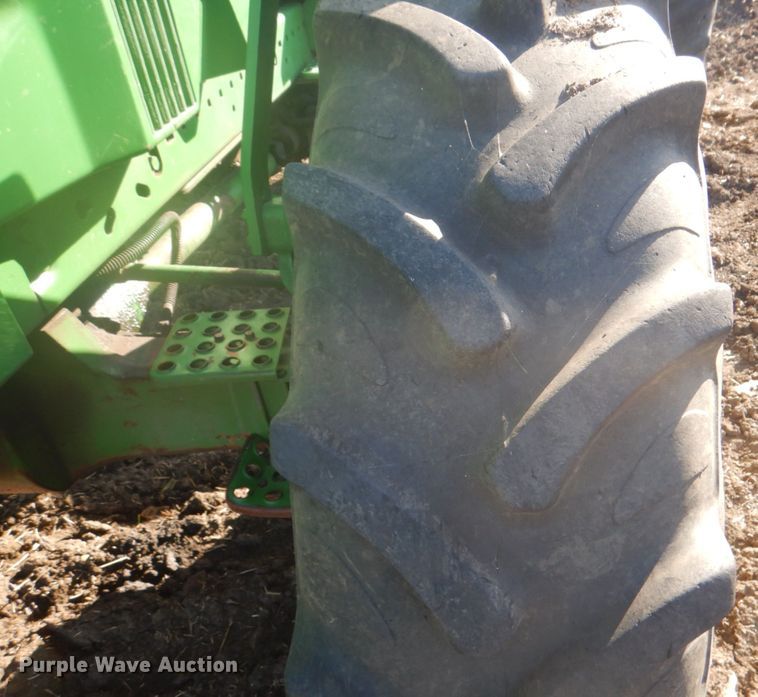 image for item DH7316 1984 John Deere 4850  MFWD tractor