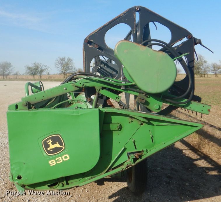 image for item DH7317 1994 John Deere 930  rigid head