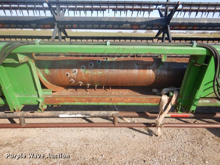 image for item DH7317 1994 John Deere 930  rigid head