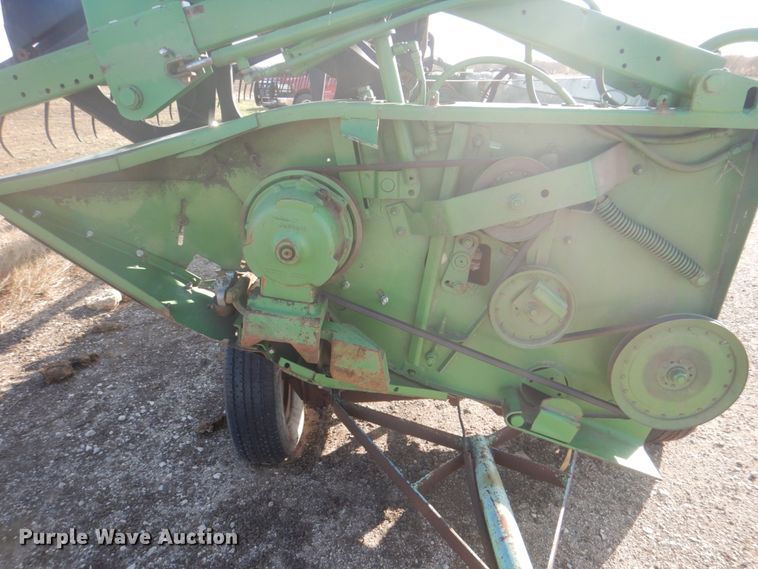 image for item DH7317 1994 John Deere 930  rigid head
