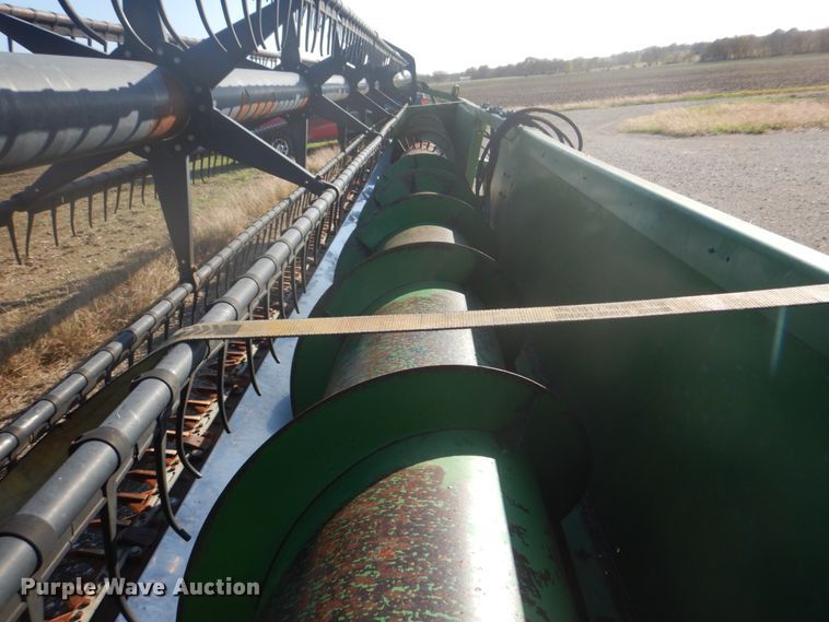 image for item DH7317 1994 John Deere 930  rigid head