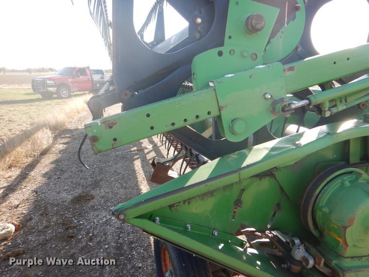 image for item DH7317 1994 John Deere 930  rigid head