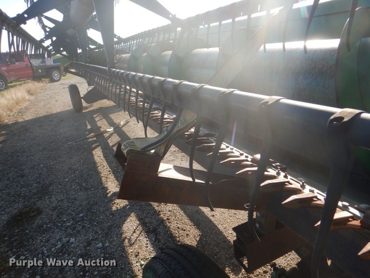 image for item DH7317 1994 John Deere 930  rigid head