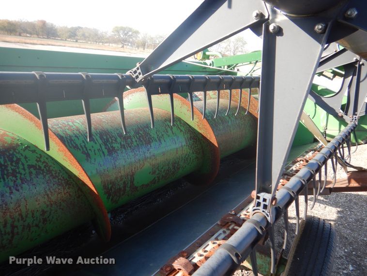 image for item DH7317 1994 John Deere 930  rigid head