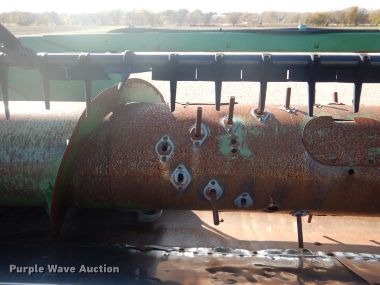 image for item DH7317 1994 John Deere 930  rigid head