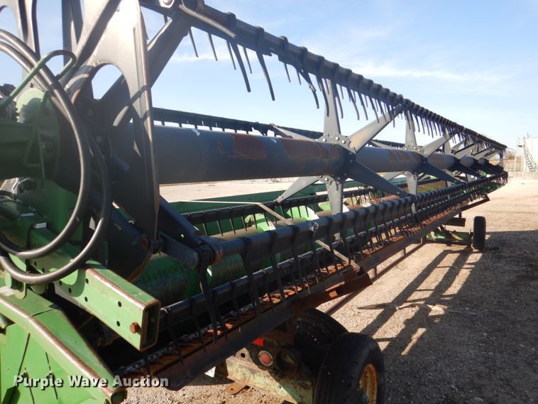 image for item DH7317 1994 John Deere 930  rigid head