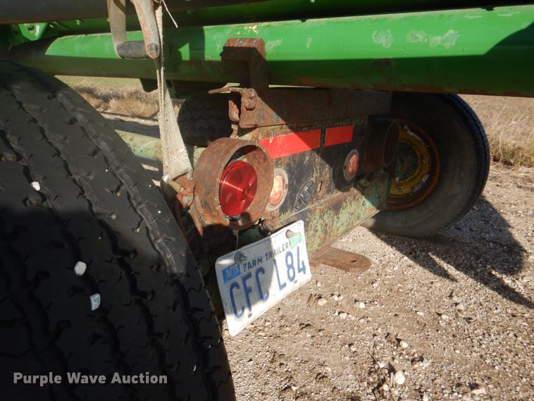 image for item DH7317 1994 John Deere 930  rigid head