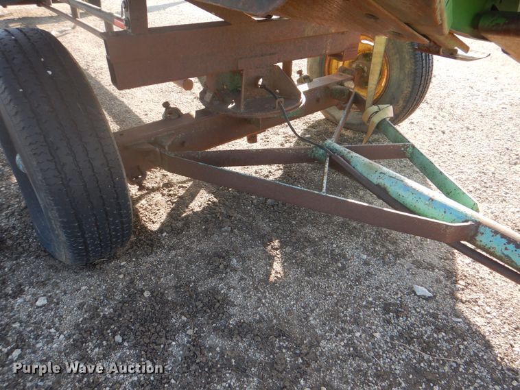 image for item DH7317 1994 John Deere 930  rigid head