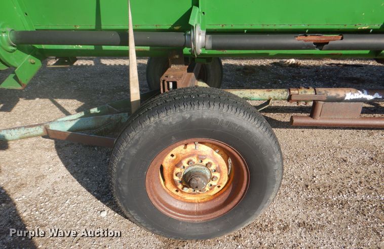 image for item DH7317 1994 John Deere 930  rigid head