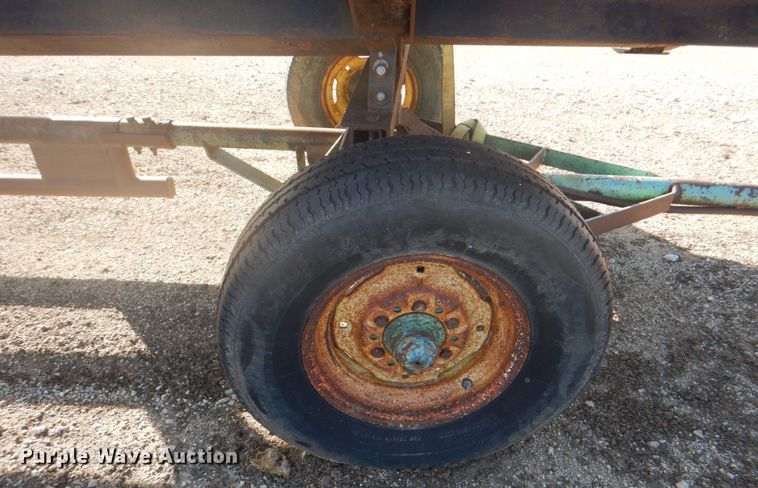 image for item DH7317 1994 John Deere 930  rigid head